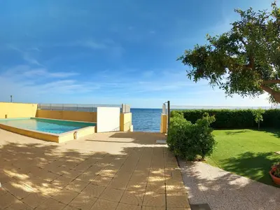 Paesaggio naturale nelle vicinanze della villa