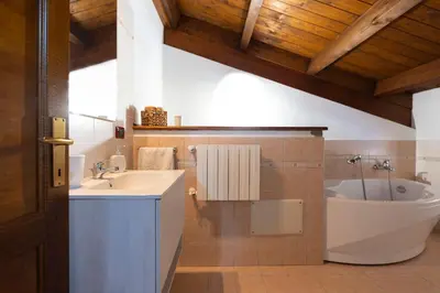 Bagno di Monicas Place