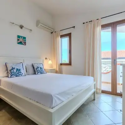 Coralline Apartment