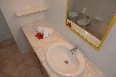 Bagno di Villa Oceania By La Via Del Mare Viaggi e Vacanze
