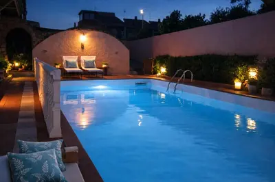 Piscina di Vincent house o nelle vicinanze