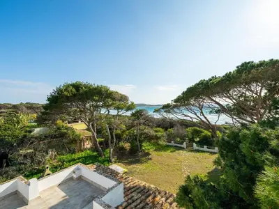 Paesaggio naturale nelle vicinanze della villa