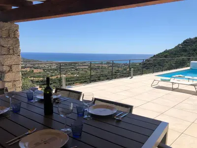 Paesaggio naturale nelle vicinanze della villa