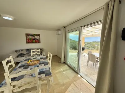 Paesaggio naturale nelle vicinanze della villa