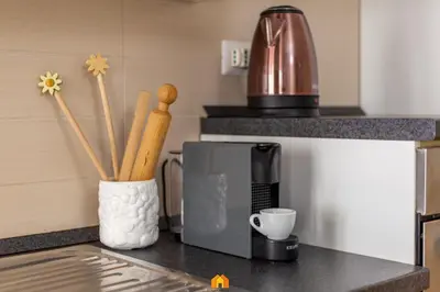 Set per la preparazione di tè e caffè presso Solmi House