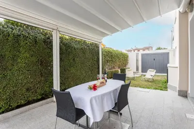 Giardino di Casa Erika - Pula with garden, parking and wifi