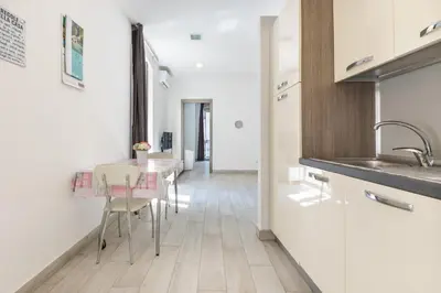 Cucina o angolo cottura di Rainbow Marina Apartment