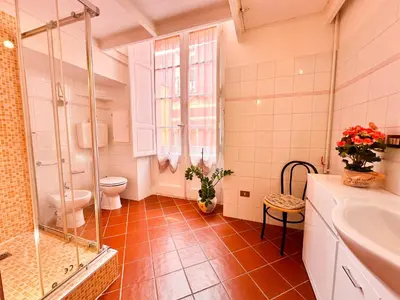 Bagno di Suite Palazzo Atzeni Tedesco, Historical Center
