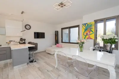 Cucina o angolo cottura di Villa Tetty - Garden & private pool near the sea