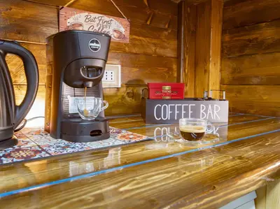 Set per la preparazione di tè e caffè presso Loft Serenità