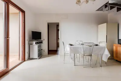 TV o dispositivi per l'intrattenimento presso GuestHost - Comfortable Terrace Apartment - Sestu