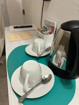 Set per la preparazione di tè e caffè presso Altro Cielo