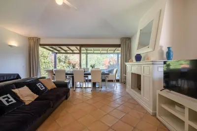 TV o dispositivi per l'intrattenimento presso Villa Lusso Santa Margherita di Pula 3 Minuti dal Mare