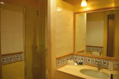 Bagno di Tranquil Lantana Resort 1 Bedroom room apartment sleeps 5