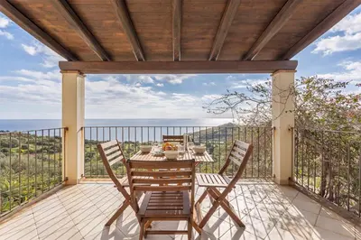 Paesaggio naturale nelle vicinanze della casa vacanze