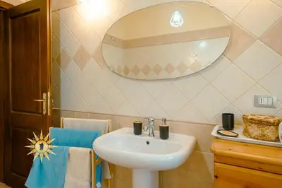 Bagno di Casa dell'Artista - Ampio appartamento in zona tranquilla e centrale