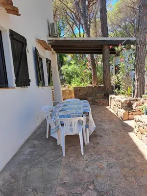 Patio o area all'aperto di Villa Pina 100 meters from the sea