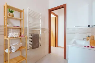 Bagno di Casa Suite Himalaya Estate in Sardegna Vicino al Mare e Aeroporto Wi-Fi & Parcheggio