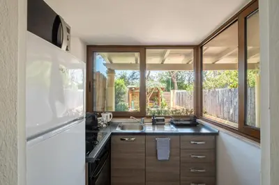 Cucina o angolo cottura di Suite Sant'Andrea-250 m from the Beach- Privat Parking-Self Check-in - Netflix