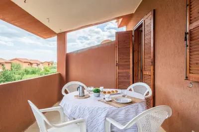 Balcone o terrazza di 5 minuti a piedi dal mare- appartamento con veranda