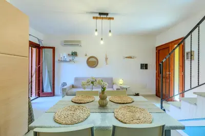 Area soggiorno di Villa Emerald private compound swimming pool