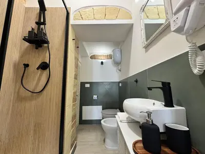 Bagno di Studio 27, Centro, Cagliari, Sardinia