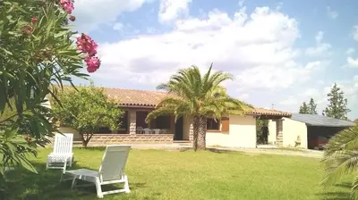 Giardino di House 10' from the sea, AC, garden, parking, wifi
