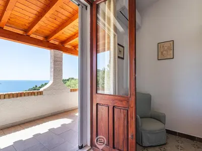 Paesaggio naturale nelle vicinanze della villa
