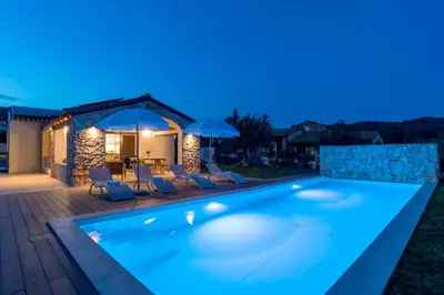 Piscina di CASA MOROS 6, Emma Villas o nelle vicinanze