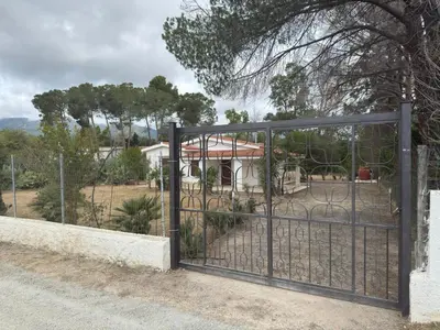 Paesaggio naturale nelle vicinanze della villa