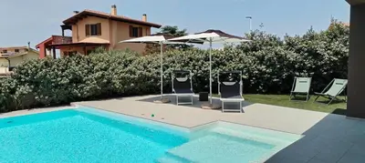 Piscina di B&B Villa Desy o nelle vicinanze