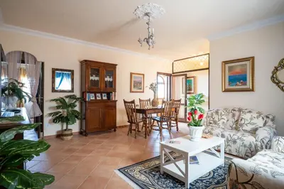 Area soggiorno di Mricky House