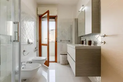 Bagno di GuestHost - Bright Apartment X4 with Terrace!