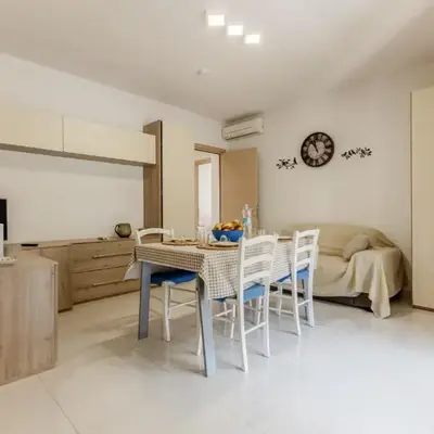 GuestHost - Bright Apartment X4 with Terrace!