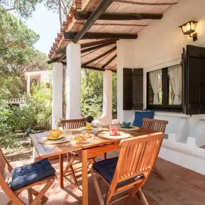 Splendida villa nella natura a 200 m dal mare