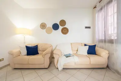 Area soggiorno di Casa Polina - indipendente con giardino a 15 minuti dal mare