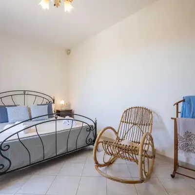 Casa Polina - indipendente con giardino a 15 minuti dal mare