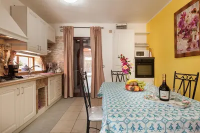 Cucina o angolo cottura di The Peacock house