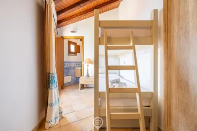 Letto o letti in una camera di Cliffside Blue