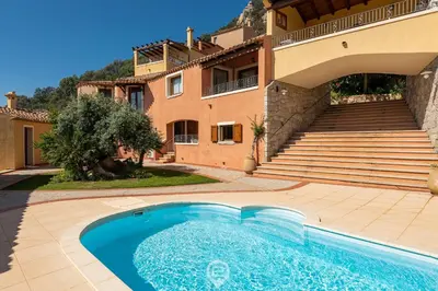 Piscina di Cliffside Blue o nelle vicinanze