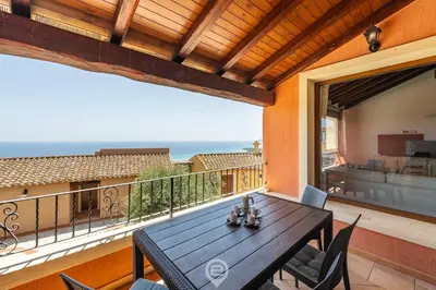 Balcone o terrazza di Cliffside Blue