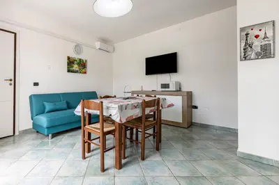 Cucina o angolo cottura di GuestHost - The travelling Suitcase