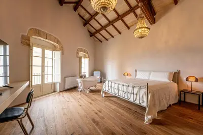 Letto o letti in una camera di Hotel D H Lawrence