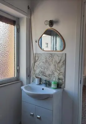 Bagno di Casa in centro Iglesias il tetto dei nonni Onorat0