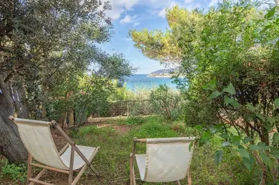 Paesaggio naturale nelle vicinanze della villa