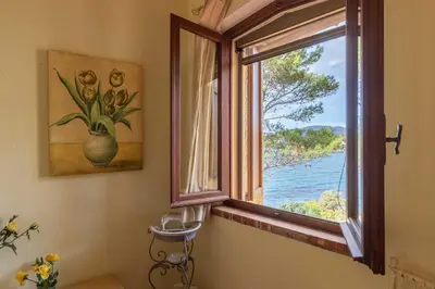 Paesaggio naturale nelle vicinanze della villa