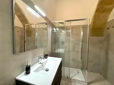 Bagno di Kalma Brick Arch Apartment - Central & Authentic