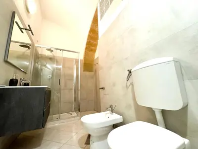 Bagno di Kalma Brick Arch Apartment - Central & Authentic