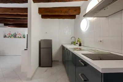 Cucina o angolo cottura di GuestHost - Comfy Studio in the Heart of Cagliari