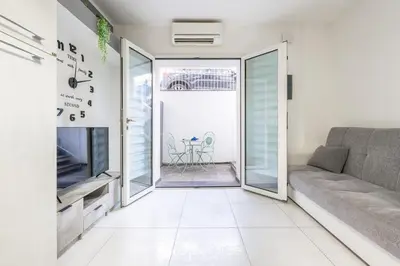 Area soggiorno di Urban 7 by Propertize